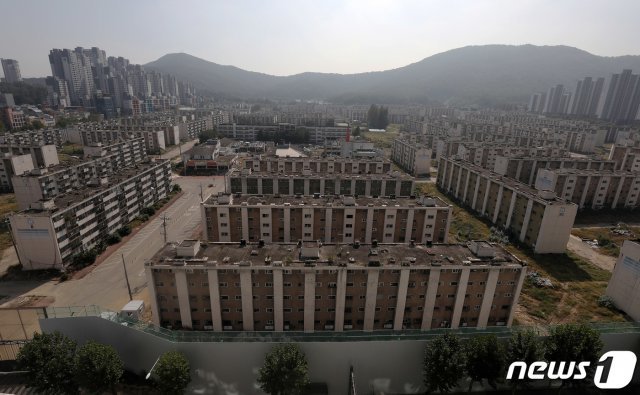 사진은 이날 서울 강남구 개포동 주공1단지 전경. © News1
