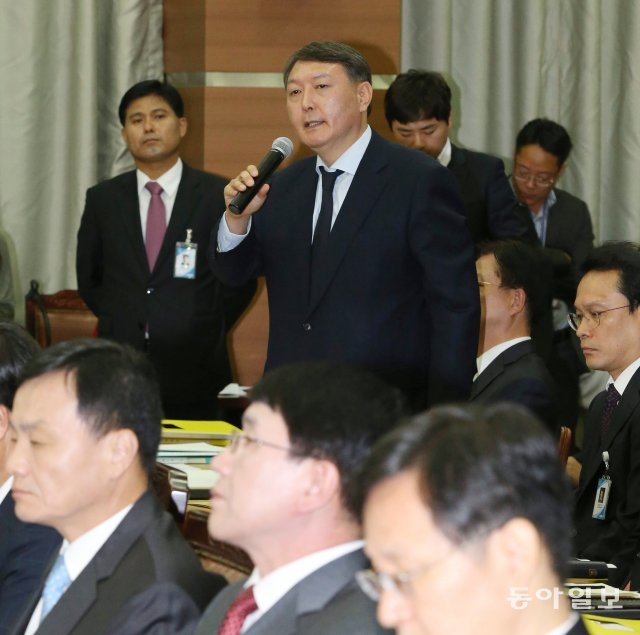 2013년 10월 21일 국정감사장에서 발언하는 윤석열 당시 여주지청장.