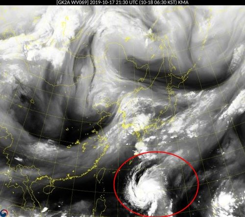 오전 6시 30분 기준 위성으로 촬영한 동아시아. 화면 아래 태풍 ‘너구리’가 보인다. 사진=기상청 홈페이지