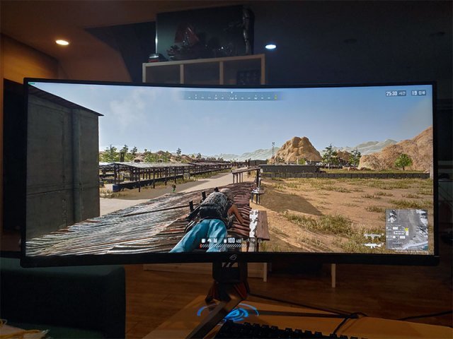 화면을 좌우로 빠르게 움직이도 티어링 현상이 나타나지 않는다