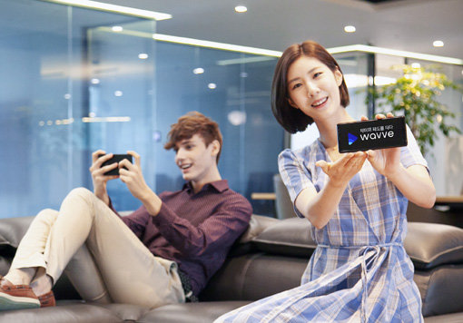 ‘웨이브’ 순사용자수가 264만 명을 넘어서면서 온라인 동영상 서비스(OTT) 시장 경쟁이 더 치열해 지고 있다. 사진제공｜콘텐츠웨이브