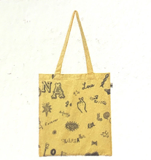 방탄소년단 굿즈 ‘노란색 에코백’. 사진제공｜빅히트엔터테인먼트