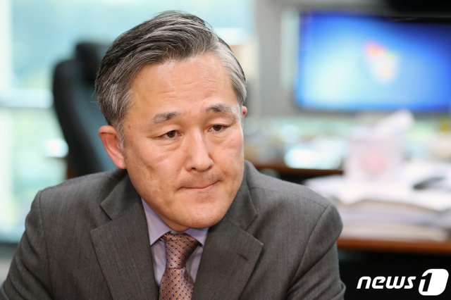 내년 4월 총선에 불출마 의사를 밝힌 표창원 더불어민주당 의원/뉴스1 © News1