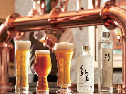 ‘어반 테라스’에서는 맛있는 요리와 와인, 세계 맥주 등을 제공하는 흥겨운 파티도 열린다.