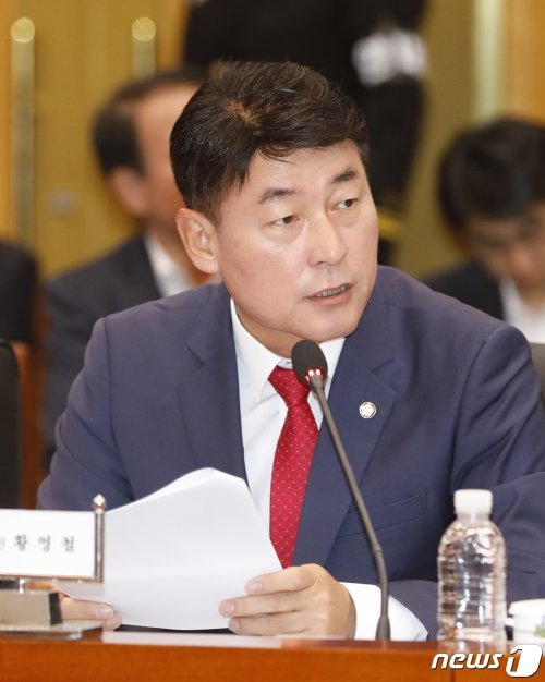 황영철 자유한국당 의원. 2019.10.10/뉴스1 © News1
