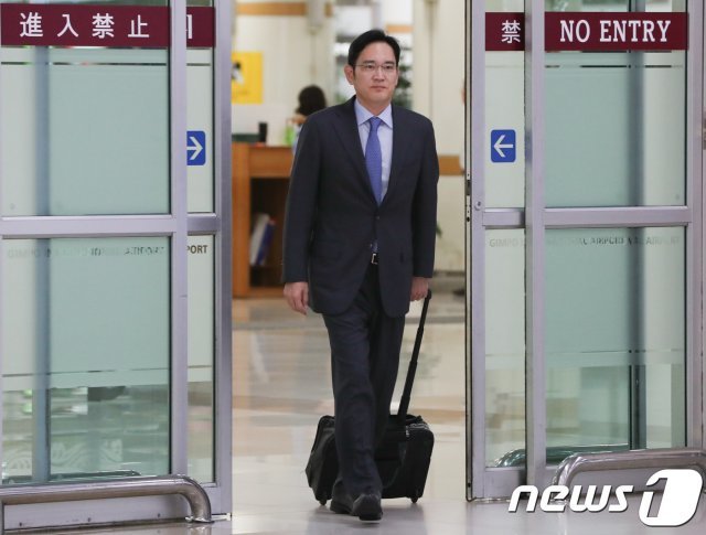지난 7월 일본 출장을 마치고 김포국제공항에 도착하고 있는 이재용 삼성전자 부회장 © News1