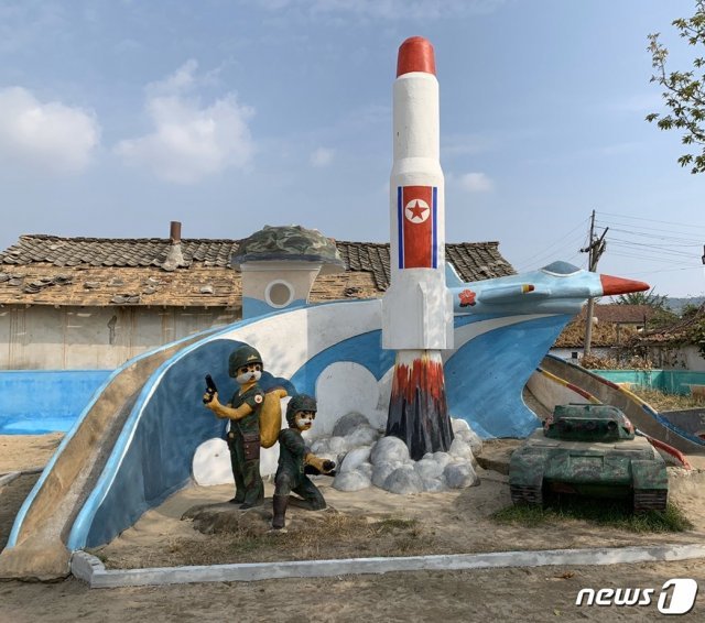 북한에 있는 놀이터. (요아킴 베리스트룀 스웨덴 대사 트위터)