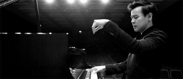 솔로 피아니스트로, 3중주 단원으로, 교수로 사는 김태형은 “안주하지 않고 적극적으로 시간을 사용하는 음악가가 되고 싶다”고 했다. 금호아시아나문화재단 제공
