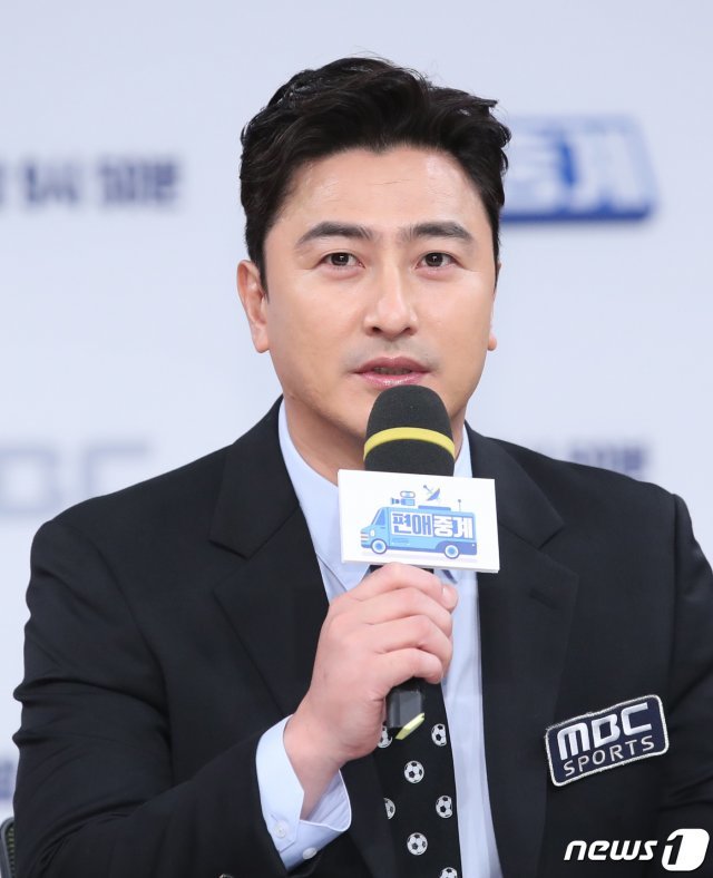 방송인 안정환이 5일 오전 서울 마포구 상암동 MBC에서 열린 MBC 예능프로그램 ‘편애중계’ 제작발표회에 참석해 인사말을 하고 있다. © News1