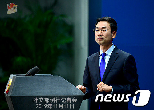 겅솽(耿爽) 중국 외교부 대변인. (중국 외교부 홈페이지) © 뉴스1