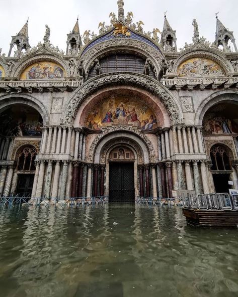 베네치아의 명소 산 마르코 대성당이 물에 잠겨 있다. 인스타그램 계정 veneziacityitaly