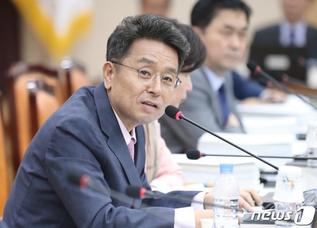 이철희 더불어민주당 의원. 2019.10.11/뉴스1 © News1