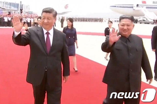 시진핑(習近平) 중국 국가주석과 김정은 북한 국무위원장. (CCTV 화면 캡쳐)2019.6.20/뉴스1