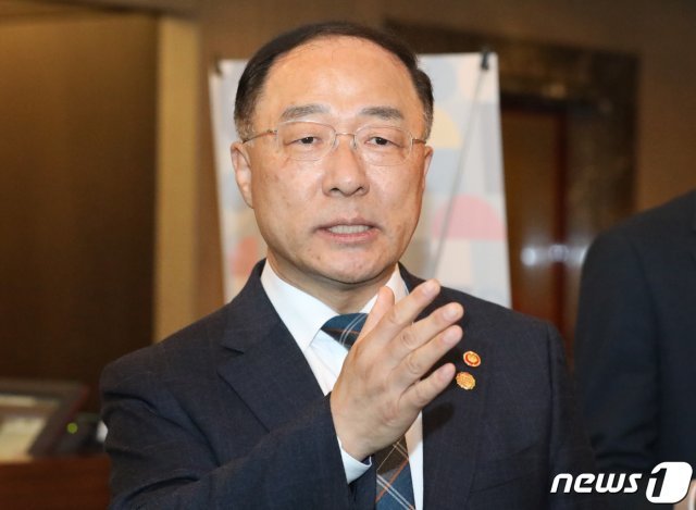 홍남기 부총리 겸 기획재정부 장관. © News1