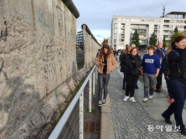 붕괴 30주년을 맞은 베를린 장벽 베를린=김윤종 특파원 zozo@donga.com