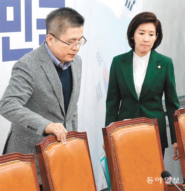 “대체할 인재 없어 못 그만둬”… 쇄신론에 귀막은 한국당 의원들