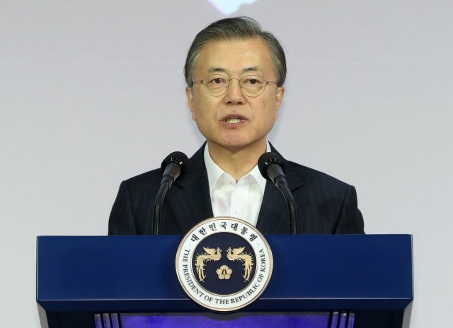 문재인 대통령이 10월 28일 서울 삼성동 코엑스에서 열린 인공지능관련 회의 ‘DEVIEW2019’에 참석해 축사를 하고 있다. 사진=청와대사진기자단