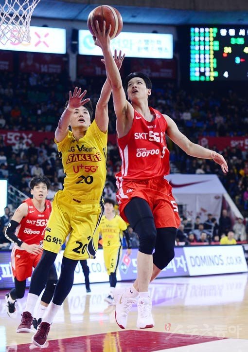 SK 김선형(오른쪽). 스포츠동아DB