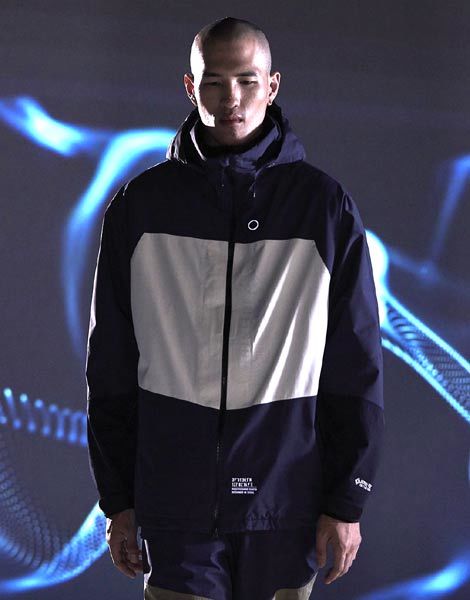 이젠 겨울옷이 알아서 열을 내는 시대다. 각종 기술력으로 자체 발열기능을 장착한 옷들이 눈길을 끈다. 밀레의 테크웨어 ‘템프 재킷’을 입은 모델. 사진제공｜밀레