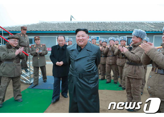 북한이 28일 오후 함경남도 연포 일대에서 발사한 발사체에 대해 ‘초대형 방사포 시험사격’이라고 29일 밝혔다. (노동신문)