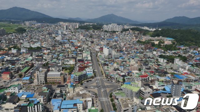 29일 오전 제천시내 전역에서 강한 폭발음과 진동이 발생했으나 제천시와 소방당국이 원인을 파악하지 못하고 있어 시민들이 불안해 하고 있다.© 뉴스1