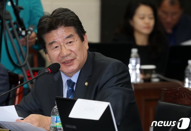 강석호 자유한국당 의원 © News1