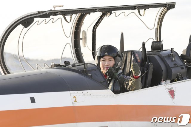 공군이 3일 소개한 여군 최초 비행대대장 중 제3훈련비행단 236비행교육대대장 편보라 중령(만 40세, 공사 49기). (공군본부 제공) 2019.12.3/뉴스1