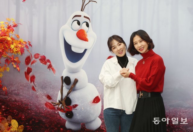 ‘겨울왕국1,2’의 엘사&안나역 성우 소연(오른쪽), 박지윤