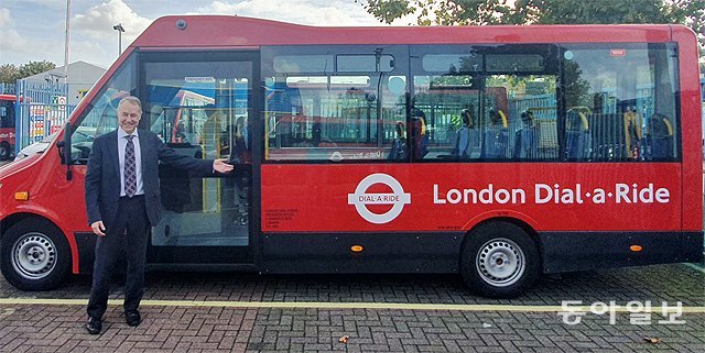 고령자-장애인 어디든 갈수있게… 英 ‘찾아가는 무료 버스’ 운영