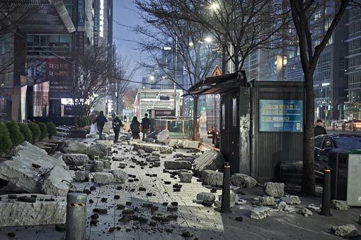 영화 ‘백두산’에서 강남역 재난 장면. 사진제공｜CJ엔터테인먼트