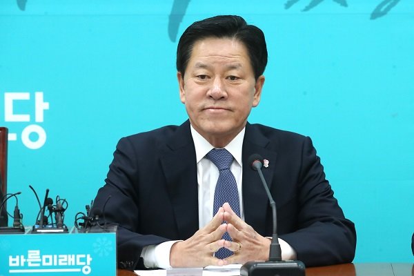 주승용 바른미래당 의원이 6일 오전 서울 여의도 국회에서 열린 제164차 최고위원회의에 참석해 자리를 지키고 있다. 2019.11.6. 사진=뉴스1