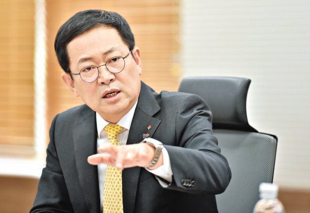 박남춘 인천시장이 지난해 12월 26일 “지역 경제가 살아나고, 시민 마음이 이어지는 인천을 만들겠다”며 새해 시정 구상을 밝혔다. 인천시 제공