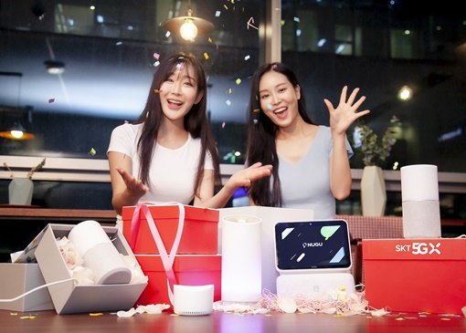 SK텔레콤의 인공지능(AI) 스피커 누구. 2020년 5G와 인공지능의 대중화로 다양한 서비스 및 5G 1000만 명 시대가 본격 열릴 것으로 기대된다. 사진제공｜SK텔레콤