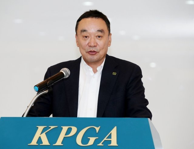 구자철 KPGA 회장이 3일 시무식에서 재도약의 발판을 만들겠다고 다짐했다.(KPGA 제공)© 뉴스1