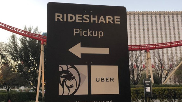 미국 라스베이거스의 한 호텔 앞에 ‘우버(Uber)’ 타는 장소를 알려주는 안내판이 있다.