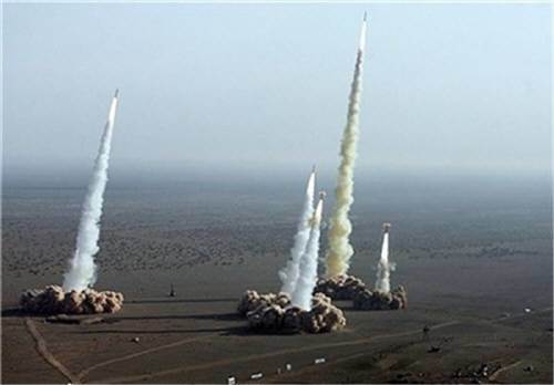 이란이 8일 새벽 이라크 내 미군 기지에 대한 미사일 공격을 감행했다. <이란 매체 타스님(TASNIM) 갈무리>