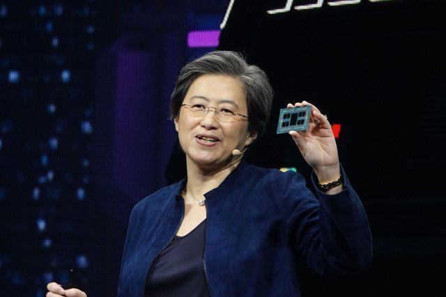 리사 수 AMD CEO가 라이젠 스레드리퍼 프로세서를 공개했다.