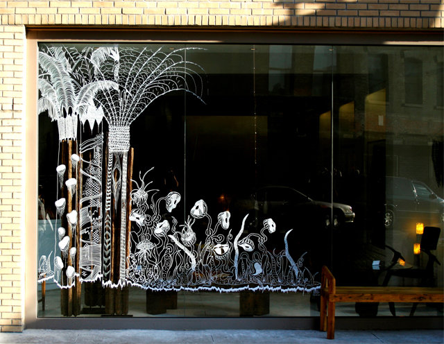 미국 뉴욕 미트패킹 디스트릭트의 상점 창문에 그려진 나난의 윈도페인팅. 나난 제공