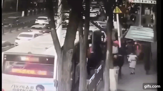 자유시보(自由時報電子報)에 올라온 CCTV영상.