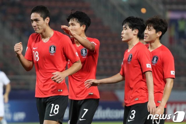 대한민국 U-23 대표팀 오세훈이 15일 오후(현지시간) 태국 방콕 탐마삿 스타디움에서 열린 ‘2020 AFC U-23 챔피언십’ 우즈베키스탄과의 조별리그 3차전에서 득점에 성공한 뒤 기뻐하고 있다. © News1