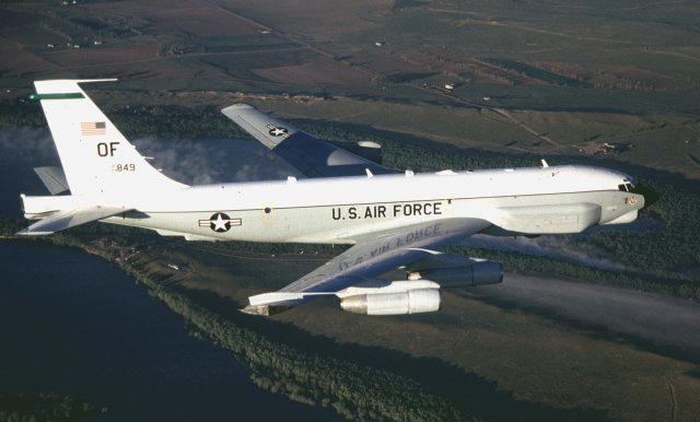 비행중인  RC-135U 컴뱃 센트  ＜사진출처 미공군 홈페이지＞