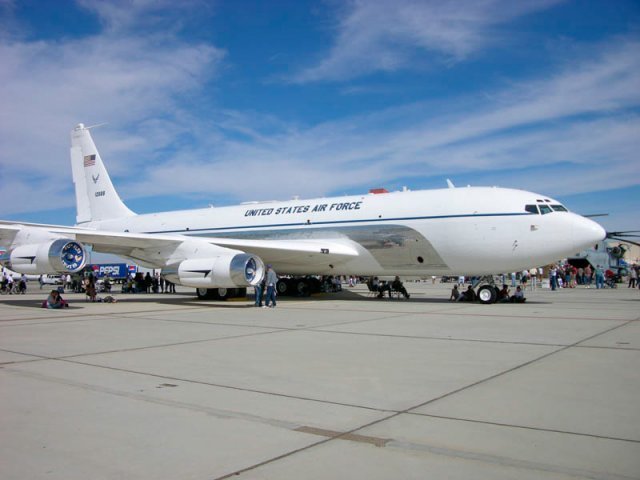 미 공군 수송기 C-135  ＜사진출처 구글＞