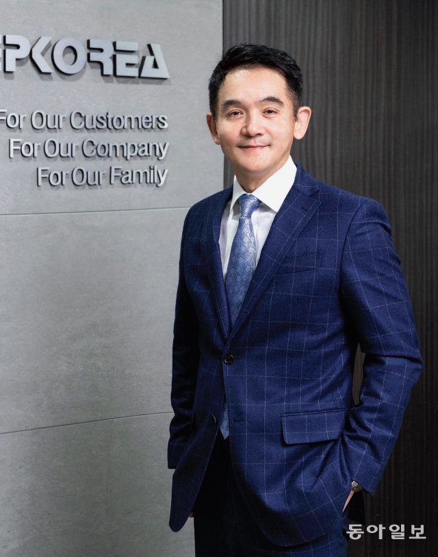 1995년 창립해 외환위기 후 적자경영이 단 한 번도 없을 정도로 탄탄하게 이피코리아를 이끌어온 배문찬 대표. 사진 홍태식