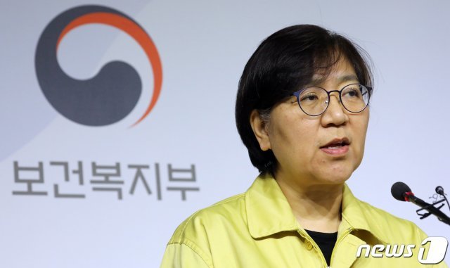 정은경 질병관리본부장이 30일 정부세종청사 보건복지부 브리핑실에서 신종 코로나바이러스 국내 발생현황 브리핑을 하고 있다. 질병관리본부는 신종 코로나바이러스 감염증 추가 확진 환자는 없다고 밝혔다. 이어 30일 오전 9시 기준으로 총 244명의 조사대상 유증상자에 대한 진단검사 결과 확진은 4명, 검사 음성으로 격리해제는 199명, 41명은 검사진행 중이라고 밝혔다.  © News1