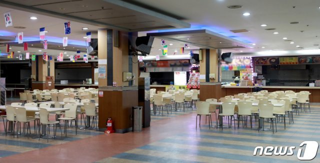 우한혜렴 사태 이후 한산한 식당 모습. © 뉴스1
