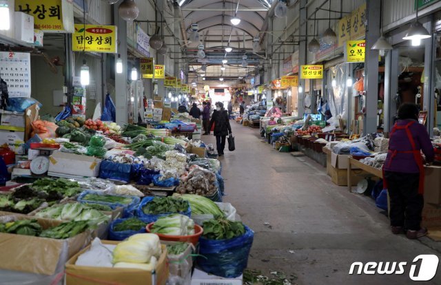 7일 오후 광주 서구 양동시장이 한산한 모습을 보이고 있다. © 뉴스1