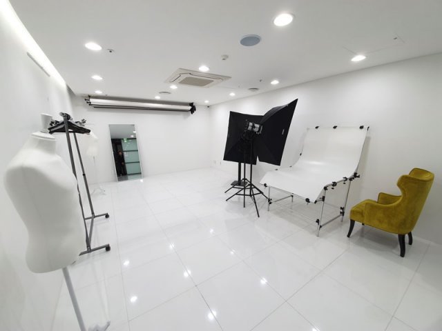 제품 및 모델 촬영을 위한 포토 스튜디오 (출처=IT동아)