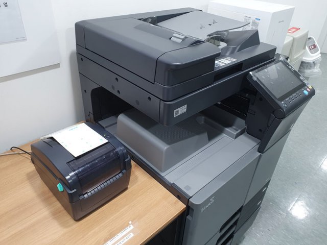 송장 인쇄용을 비롯한 프린터 장비를 무료로 이용 가능 (출처=IT동아)