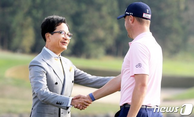 이재현 CJ그룹 회장은 지난해 제주도에서 열린 ‘더 CJ컵(THE CJ CUP)’ 결승전 시상식에 참석했다© News1