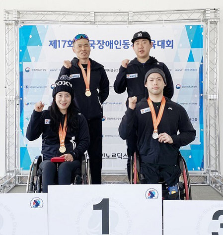 (왼쪽 위부터 시계방향으로) 신의현 선수, 유기원 코치, 원유민, 서보라미 선수. 사진=창성건설 제공
